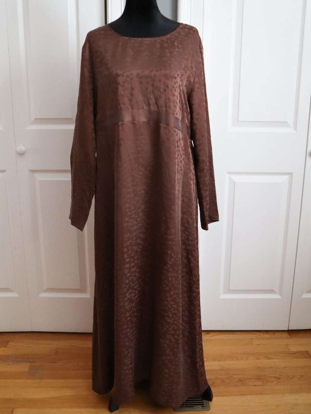 Eileen Fisher 100% Silk Floral Leaf Jacquard Print Maxi Dress Brown Sz M Boho